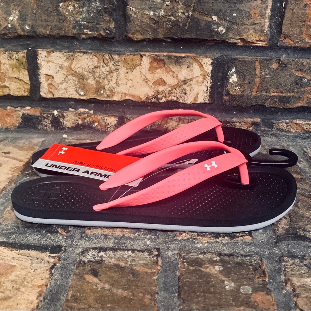💗 GIRL’S SIZE 3 UNDER ARMOUR FLIP FLOPS 💗